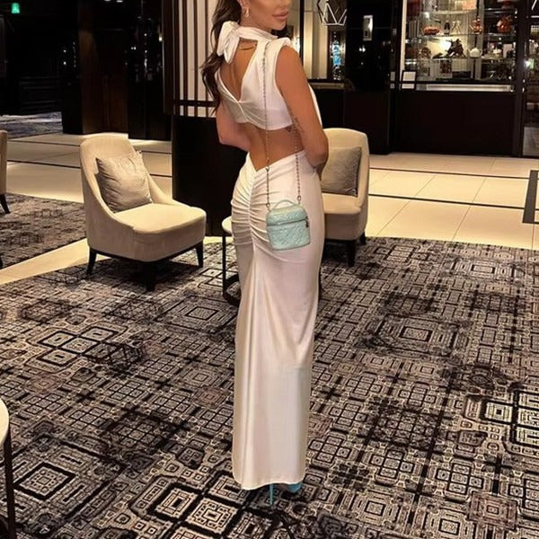 Kalentha® | Figurbetontes Cut-Out-Abendkleid mit Stehkragen