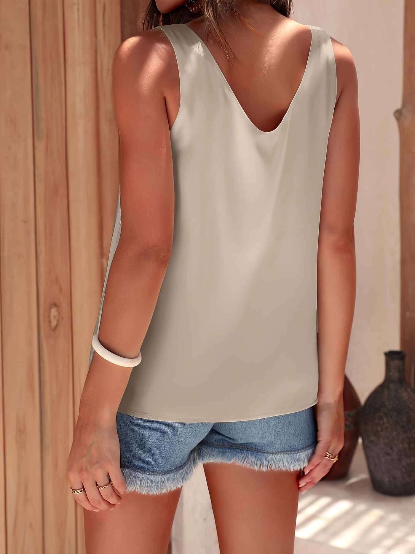 Ulyana - Stilvolle Bluse Mit V Ausschnitt