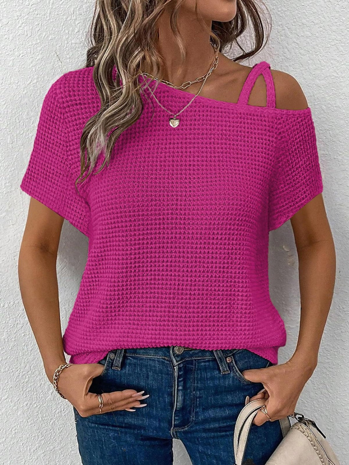 Ina® | Asymmetrisches T-Shirt mit kurzem Arm und Rundhalsausschnitt