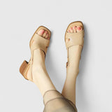Isabella | Damen Sandalen für leichte, feminine Sommerstyles – Aprikose