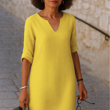 Elvy Sommerkleid mit V-Ausschnitt – Elegant & Figurschmeichelnd – Gelb