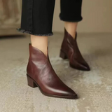 CAMILLE | LUXURIOSE STIEFELETTEN MIT NIEDRIGEM  ABSATZ – Braun