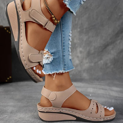 Genelia – Stilvolle orthopädische Sandalen