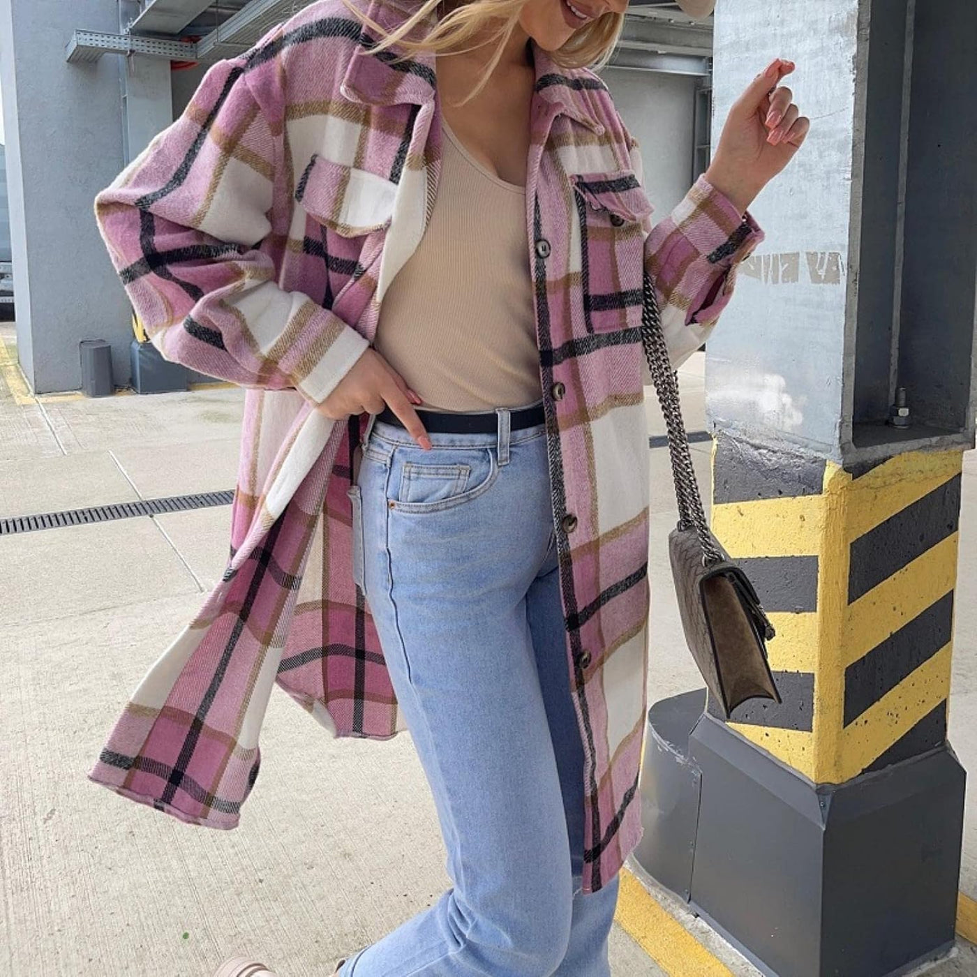 LUNA - elegante Karo-Strickjacke für Frauen