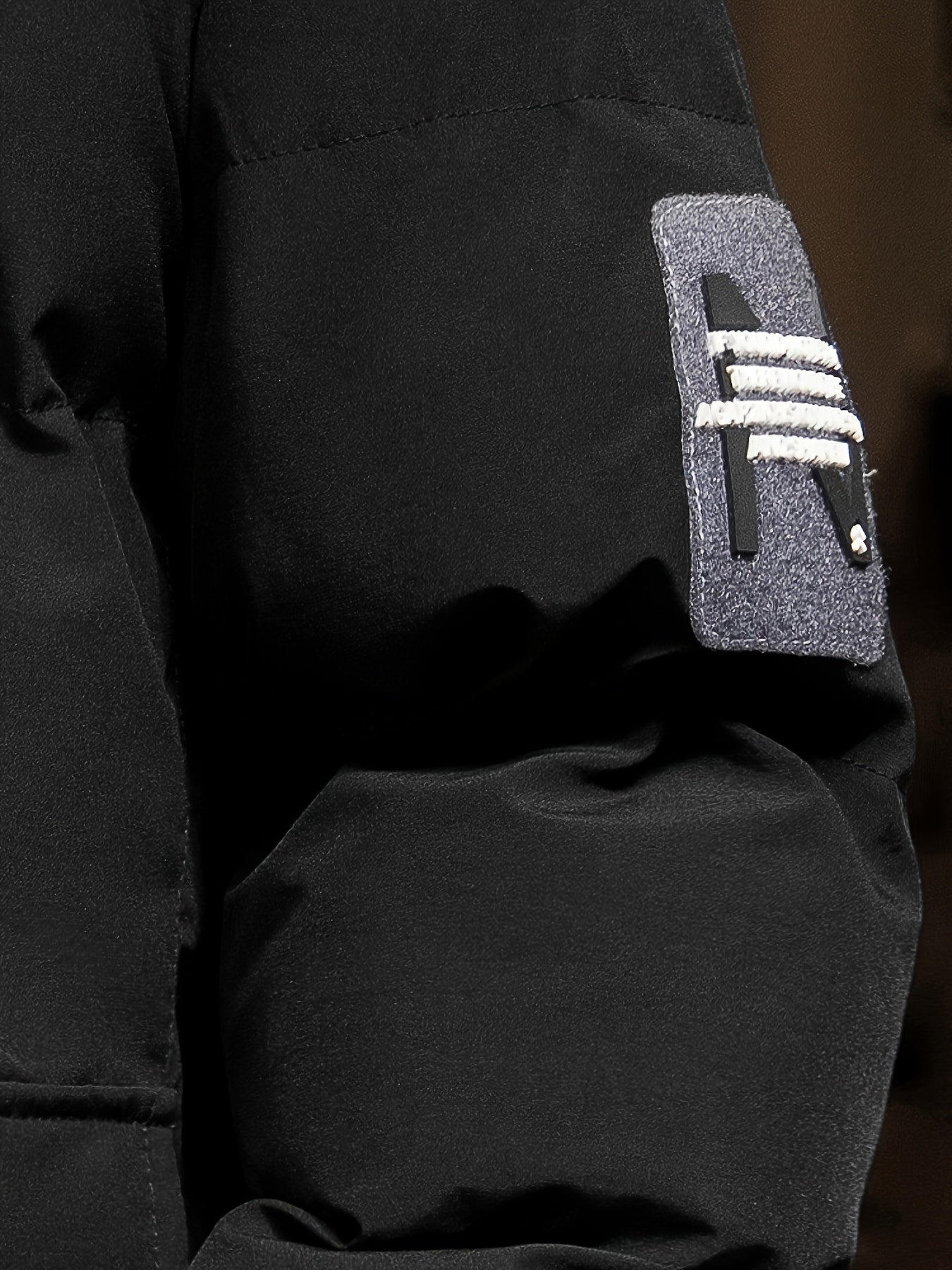 Stilvolle Camouflage-Kapuzen-Winterjacke für Herren | Ideal für den Winter