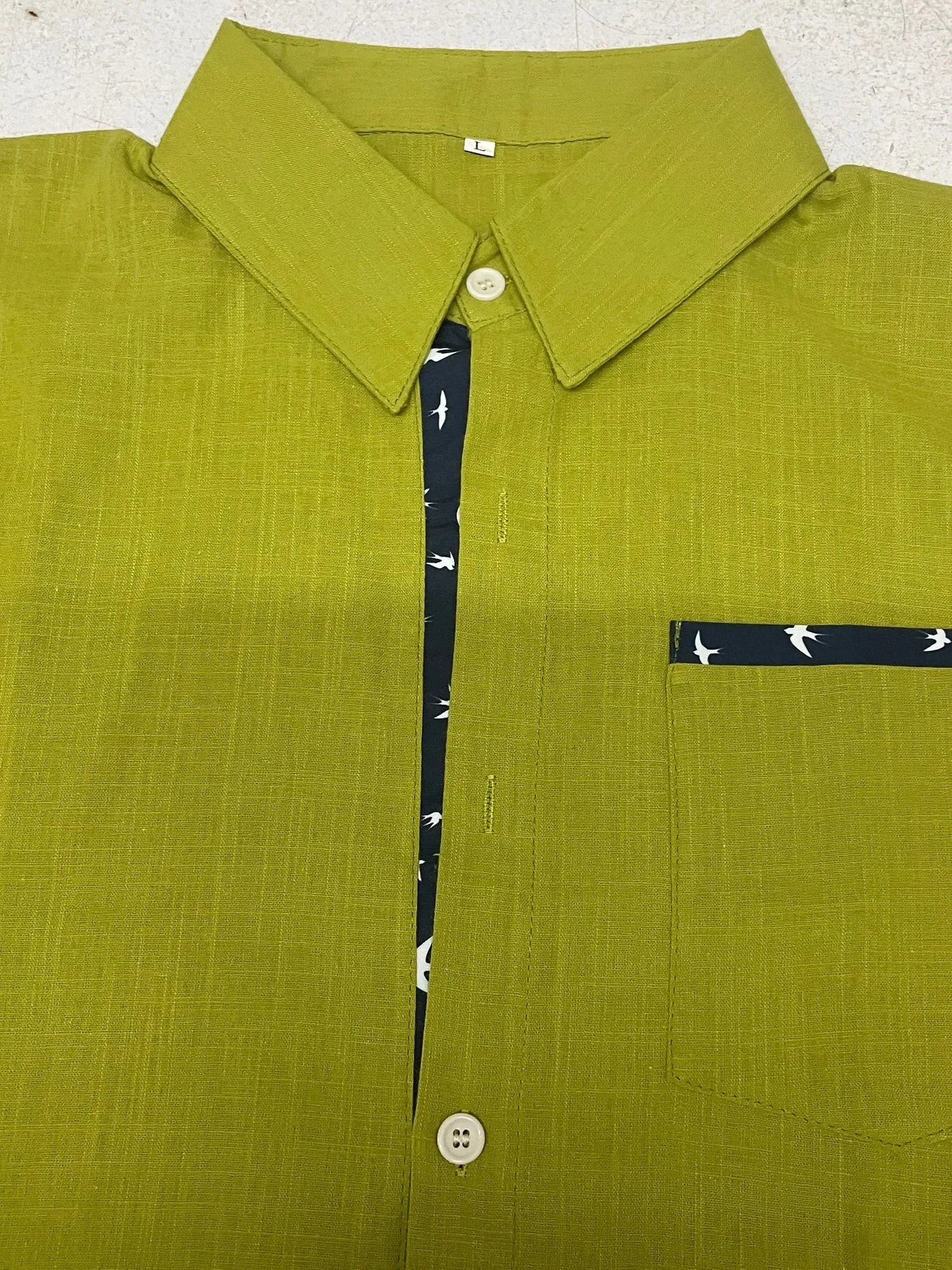 Trofim – Elegantes Niedliches Hemd Mit Vogel Drucken