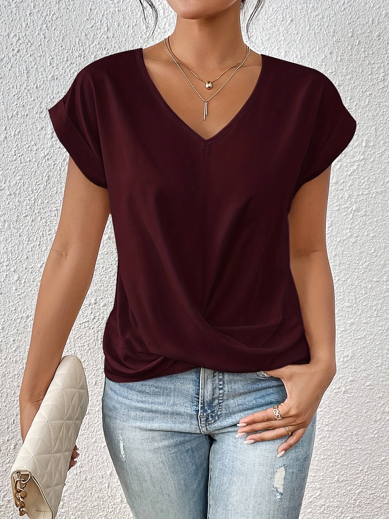 Jenna - V-Ausschnitt-Top mit Knoten-Detail - elegant und zeitlos