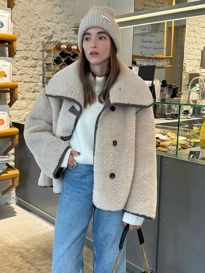 Anneliese® | Kuschelige Teddyjacke mit klassischem Kragen