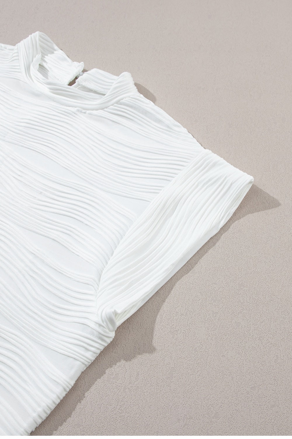 Ina® | Strukturiertes Top mit Stehkragen und kurzen Ärmeln für Damen