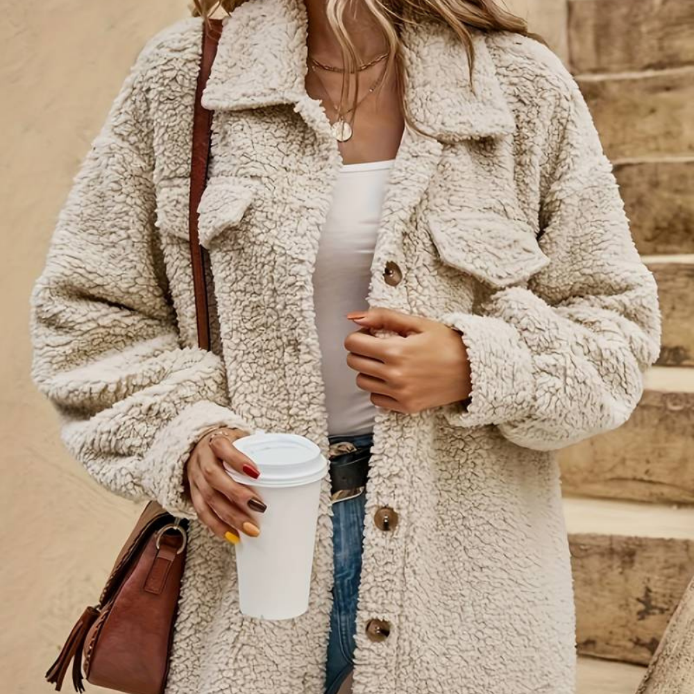 Madeleine – Kuscheliger Damenmantel aus Teddyfleece