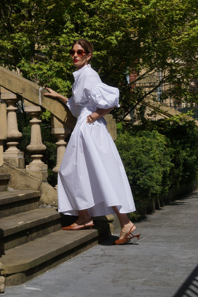 Lourdes Weißes Kleid