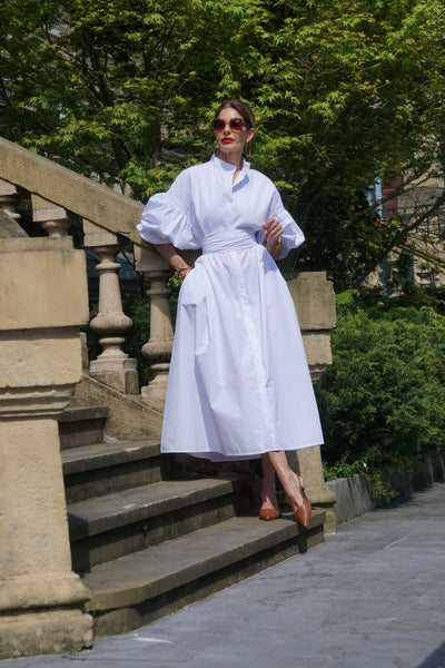 Lourdes Weißes Kleid