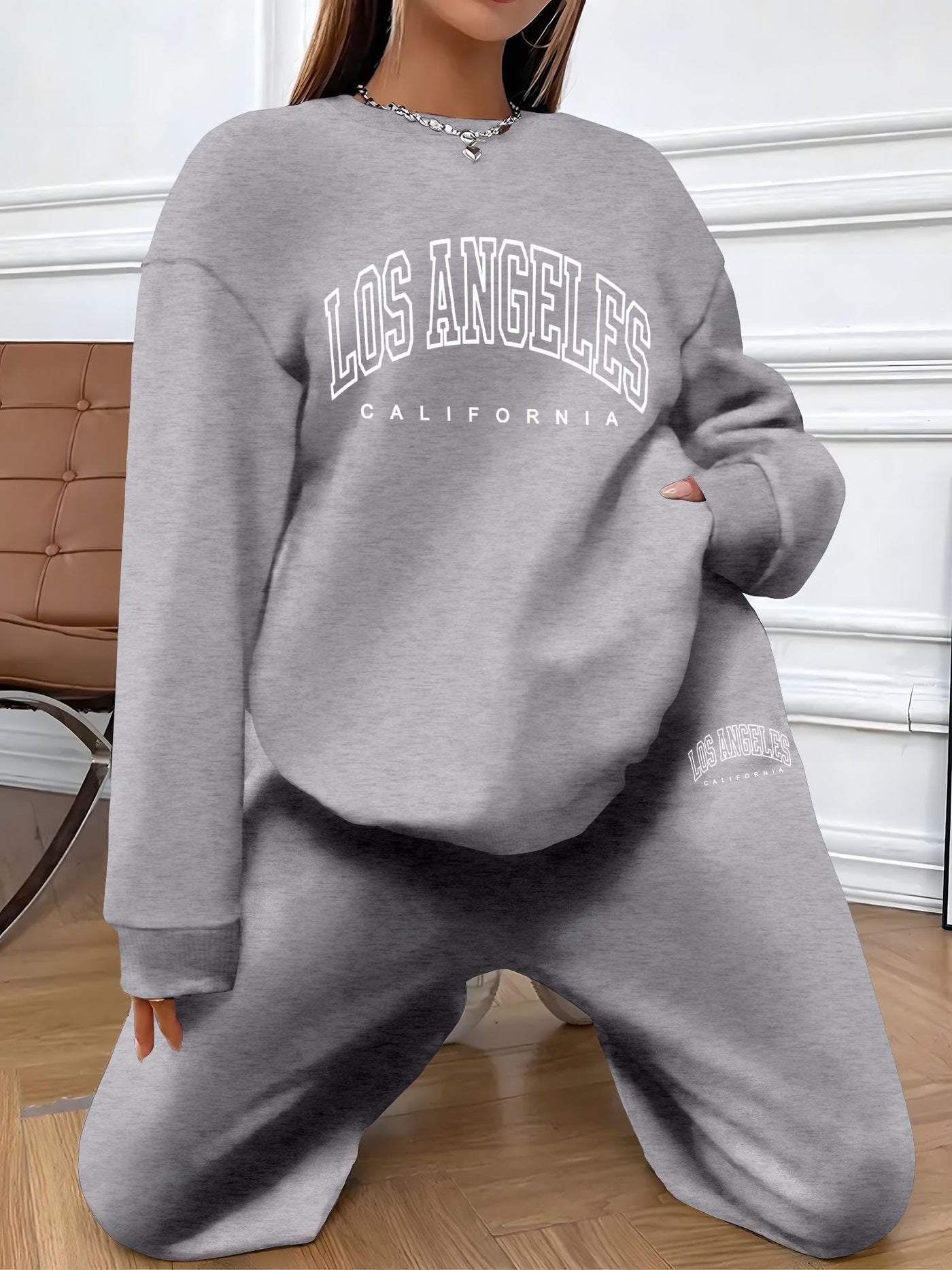 Bequemes Damen-Freizeitoutfit: Pullover und Jogginghose Set für kühle Tage