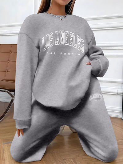 Bequemes Damen-Freizeitoutfit: Pullover und Jogginghose Set für kühle Tage