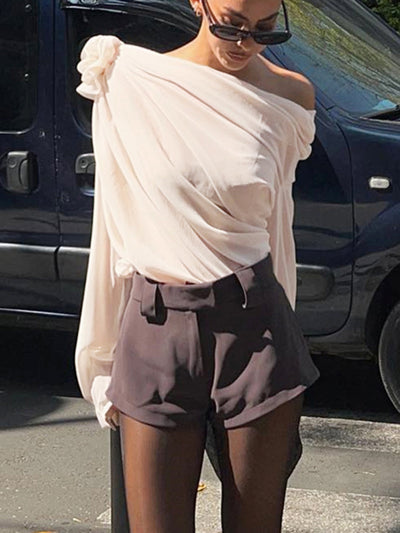 Elegante Chiffon Bluse mit Einem Schulterstück – Halbtransparent & Leicht