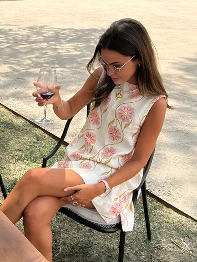 Sommerkleid mit floraler Stickerei – Femininer Boho-Chic