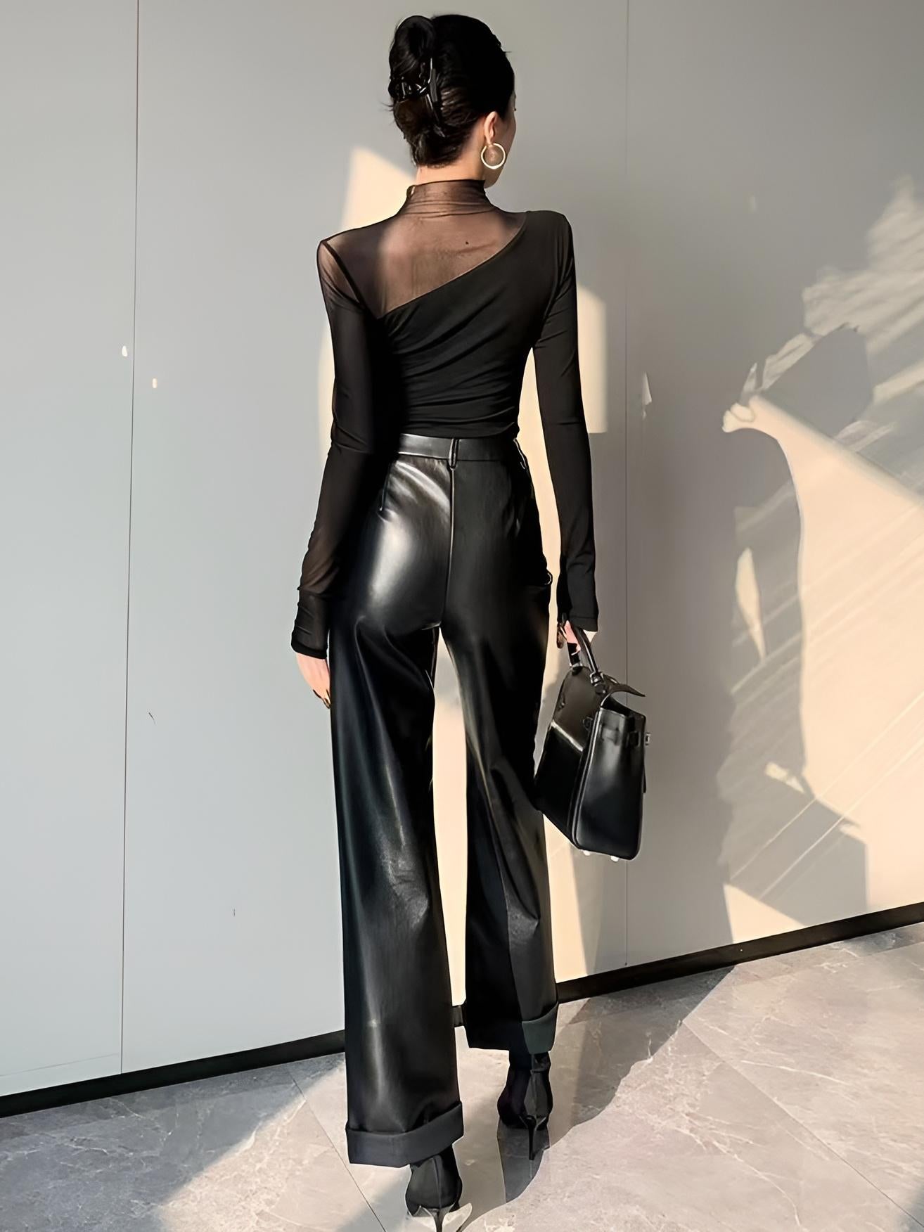 Layla - Asymmetrisches T-Shirt mit transparentem Netzeinsatz