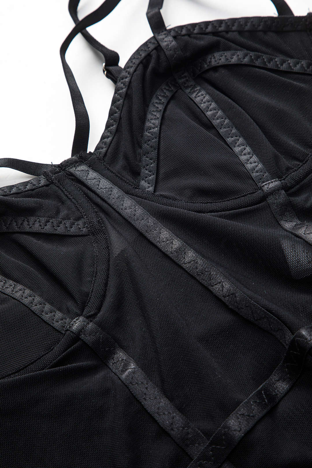 Daisy | Spaghettiträgern Schwarz Verführerischer Mesh-Body mit Bügel-Cups