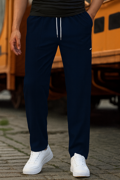 Stylische Trainingshose für Herren mit praktischen Taschen und moderner Passform