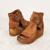 Alarise - Gepolsterte Keilsandalen – Braun