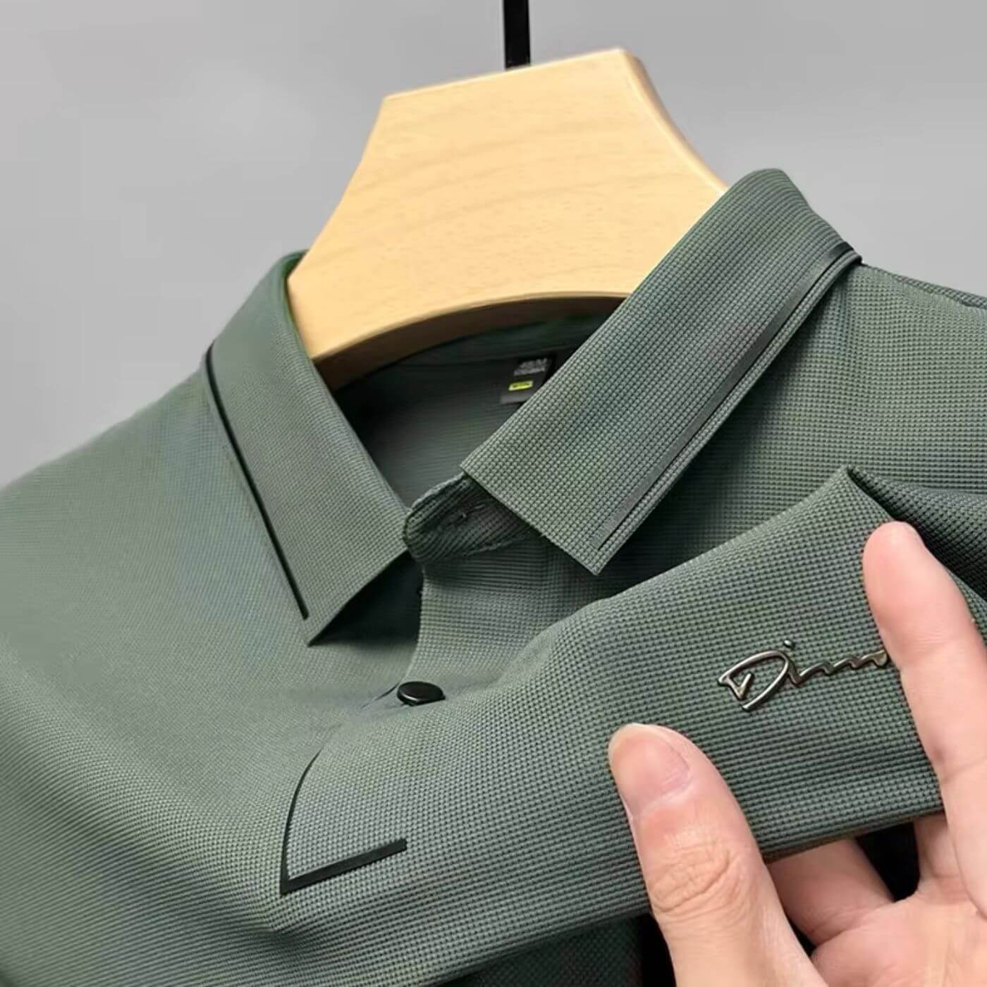 Dino – Hochwertiges Atmungsaktives Poloshirt