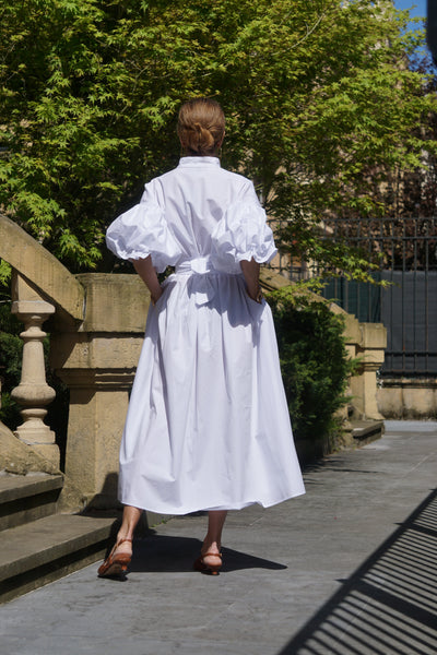 Lourdes Weißes Kleid