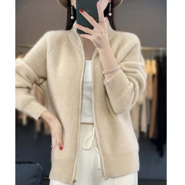 Elegante Strickjacke mit hohem Kragen