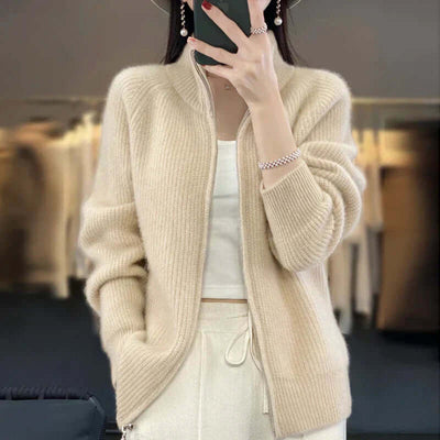 Elegante Strickjacke mit hohem Kragen