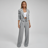 Regina | Damen gestreifter Blazer & weite Hose Set – Grau