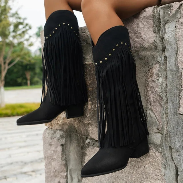 Fransige Cowboystiefel mit Rustikalem Charme