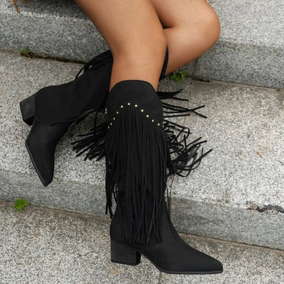 Fransige Cowboystiefel mit Rustikalem Charme