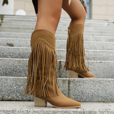 Fransige Cowboystiefel mit Rustikalem Charme