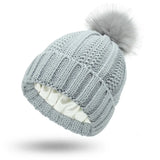 Wolff | Gefütterte Strickmütze für den Winter – Helles Grau