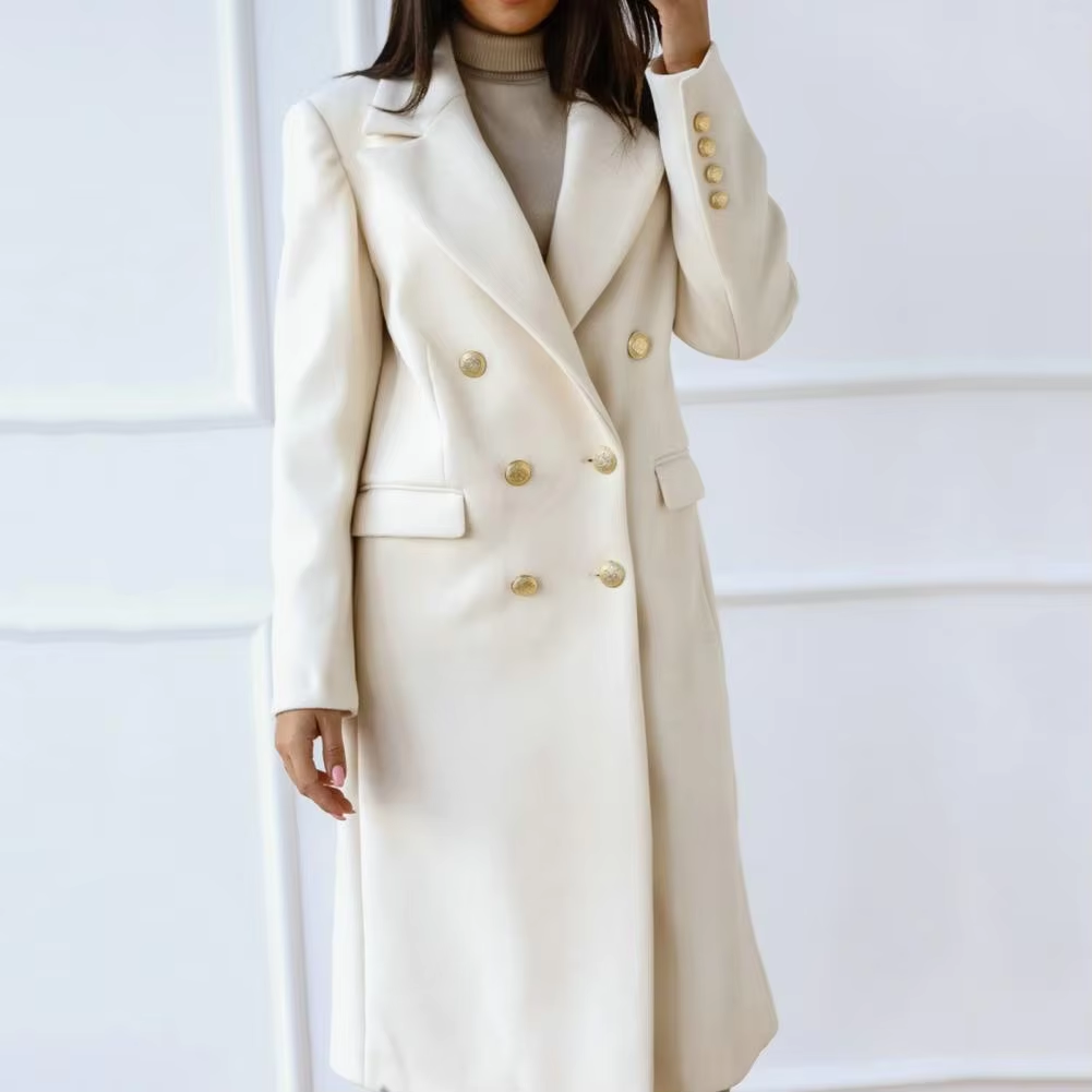 Eleganter Damenmantel - Figurbetont mit Taschen und Knöpfen