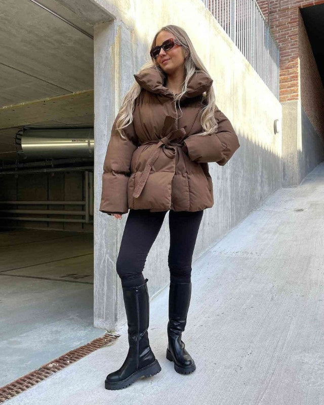 Gesteppte Damenjacke mit Gürtel und Überkragen – Warme Winterjacke für Damen