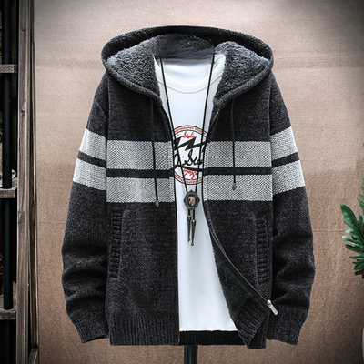 Gestreifter Herren Hoodie für modernen Komfort