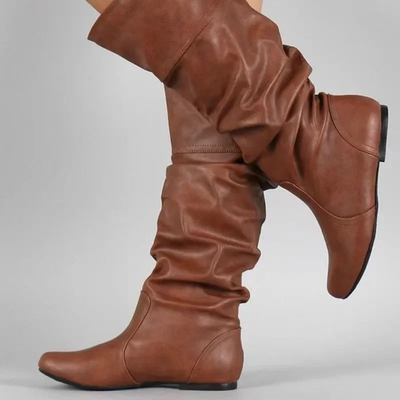 Hohe Winterstiefel mit elegantem Design