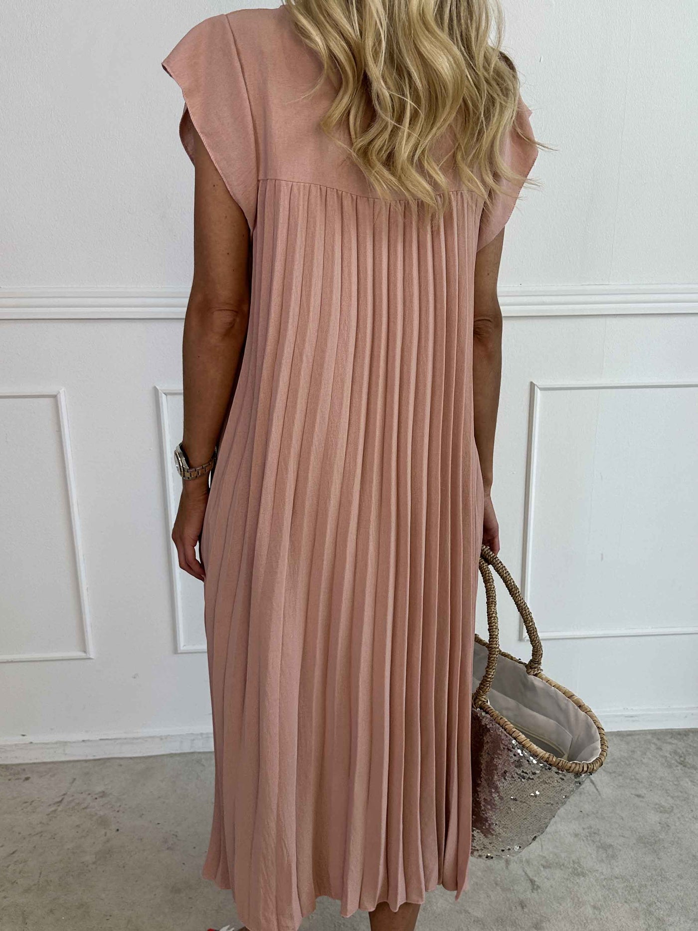 VALE | Nancy – The Long Pleated Dress with Ruffle Sleeves