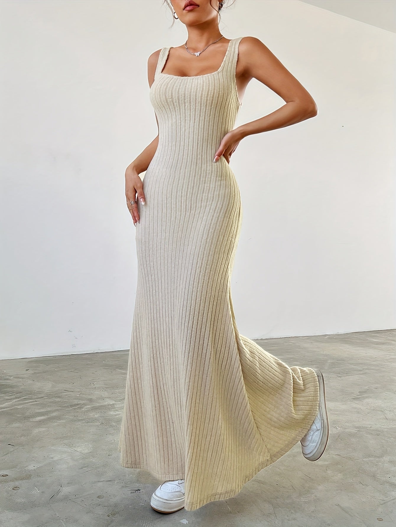 Elegantes Damen-Set: Langärmliges Oberteil mit Rundhals und Maxi-Kleid für Herbst und Winter