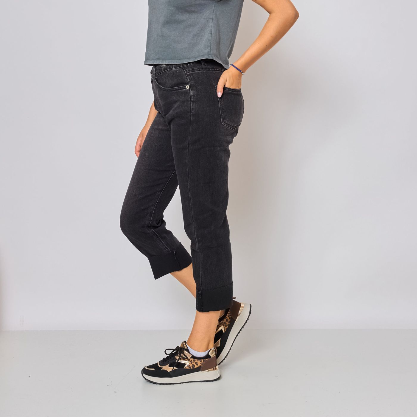 Jessica – Jeans mit asymmetrischem Verschluss