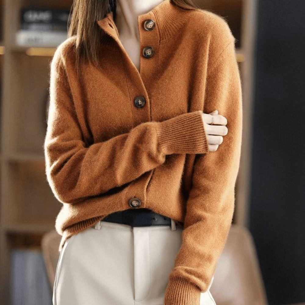 Klassische Strickjacke mit elegantem Reverskragen