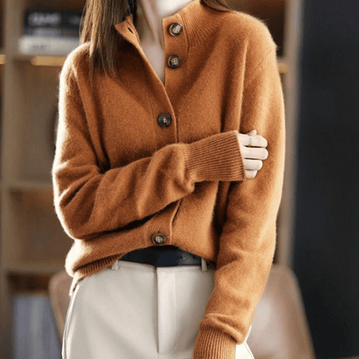 Klassische Strickjacke mit elegantem Reverskragen