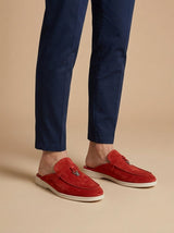 Loafer Herren | Offener Mule-Slipper mit Wildleder-Optik & Metallanhänger – Rot