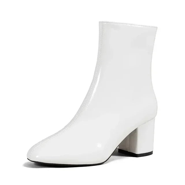 Moderne Dirndl Boots mit elegantem Reißverschluss