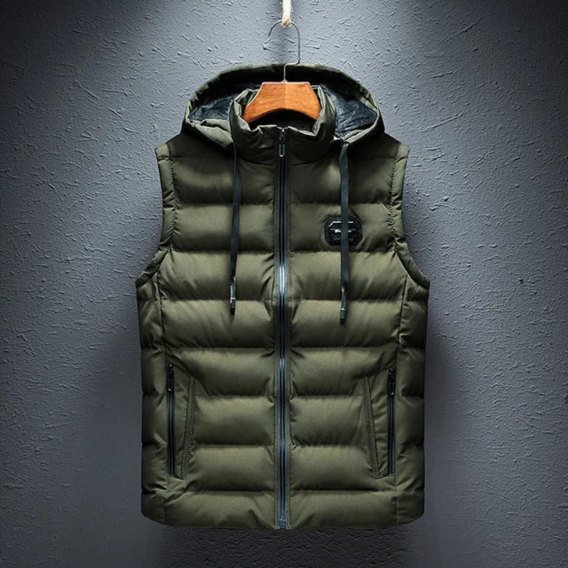 Moderne Kapuzenweste für Lagenlooks im Alltag