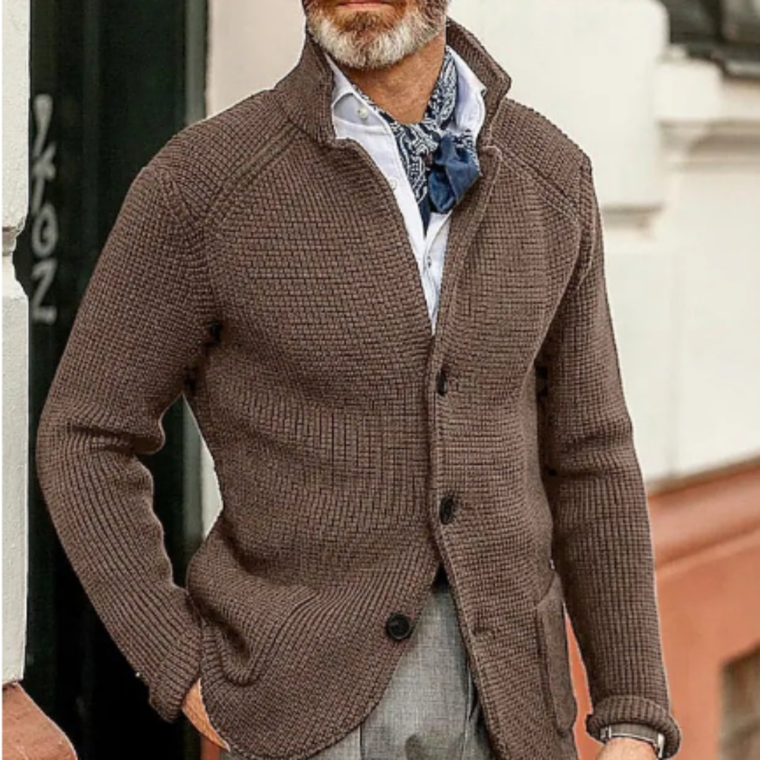 Moderne Strickjacke mit Knopfverschluss