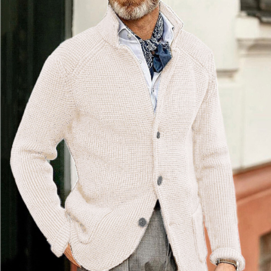 Moderne Strickjacke mit Knopfverschluss
