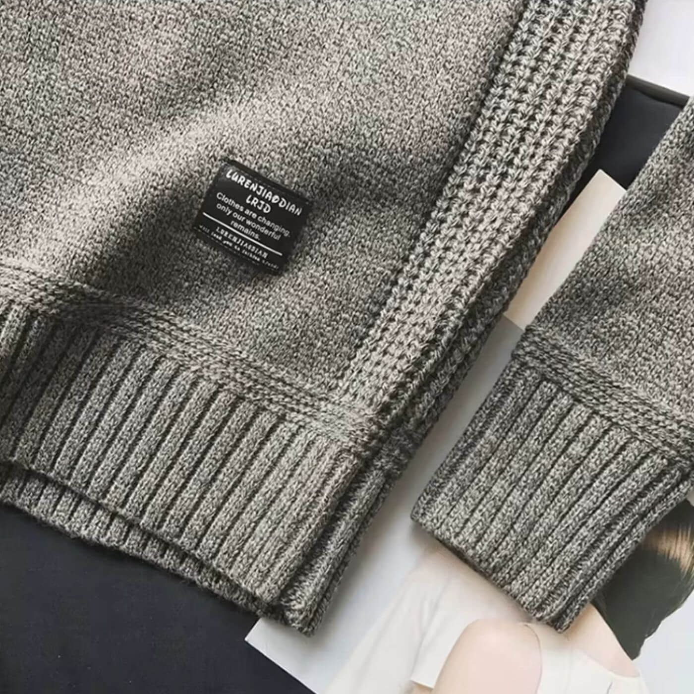 Moritz – Trendiger und Bequemer Pullover