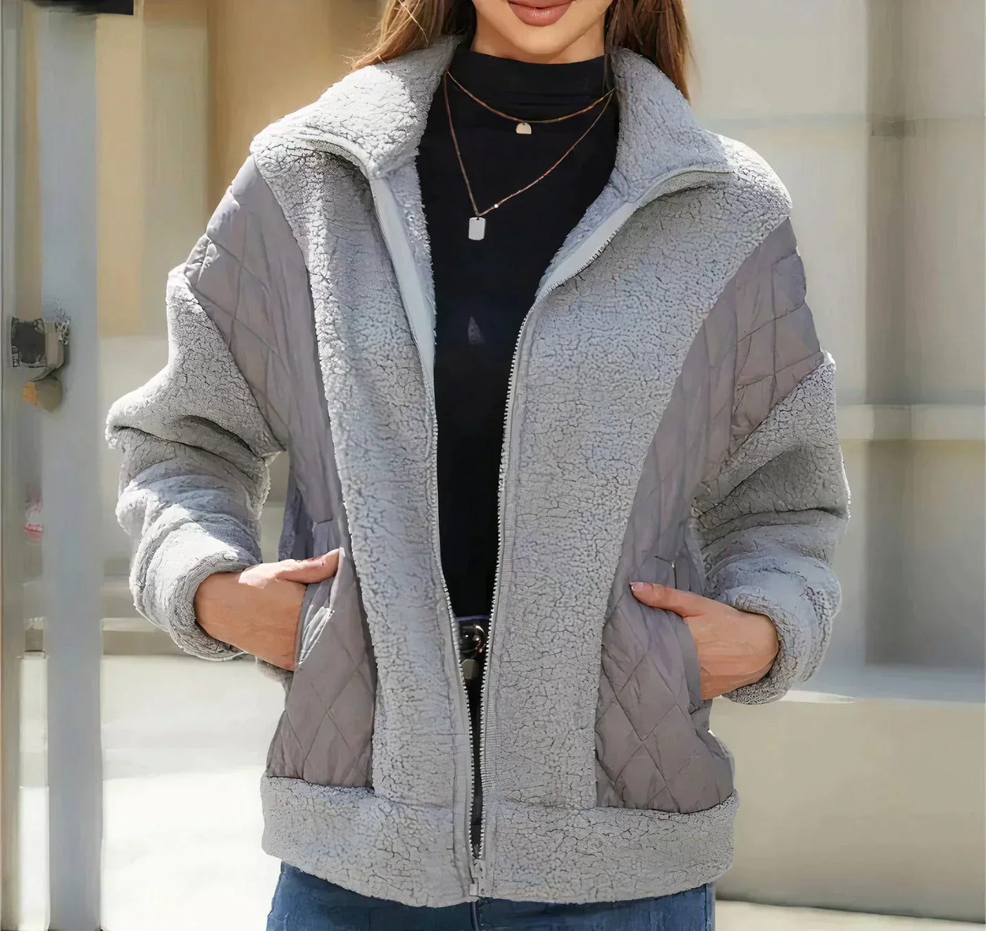 Sherpa-Jacke mit Reißverschluss und gesteppten Details für Frauen