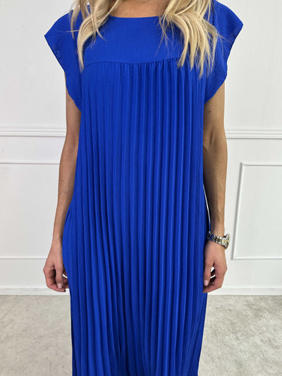 VALE | Nancy – The Long Pleated Dress with Ruffle Sleeves